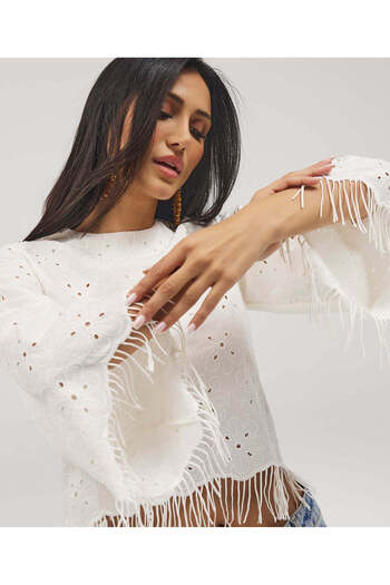 Zigzag Scalloped Thread Detailed Crop Top
