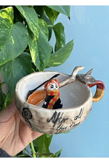 visera Harry Potter Series Handmade Ceramic Mug with Ron Weasley Figure + Spoon in the Shape of a Broomstick Gift
