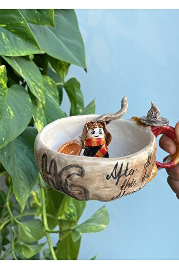 visera Harry Potter Series Hermione Granger Figured Handmade Mug+ Spoon in the Shape of a Broomstick as a Gift