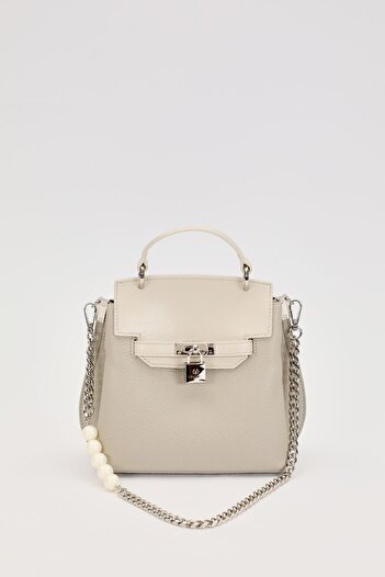 Levidor Gray Pearl Strap Detailed Handbag