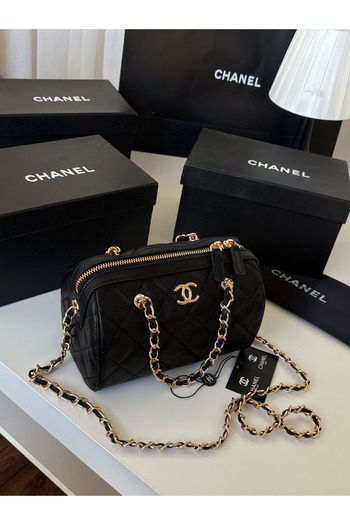 GENERAL High quality shoulder bag with accessories