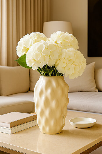 Lui Tasarım Cream Color Vase Special Design Senyor Glass Vase 25*10 cm