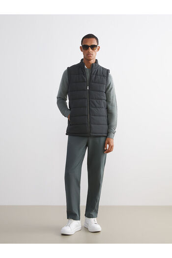 LC Waikiki Sparkling Choices from Shining Store |   Slim Fit Stand Collar Men's Puffer Vest