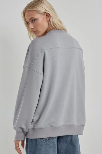Hiccup Relaxed Fit Round Neck Stitching Detailed Knitted Sweatshirt