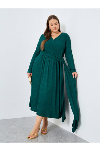 Styli Plus Size Textured Wrap Midi Dress