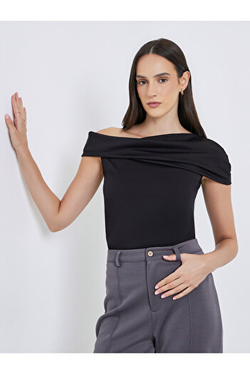 Styli Off Shoulder Plain Knit Top