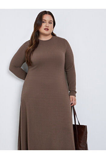 Styli Plus Size Brown Cable Knit Midi Dress