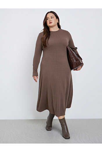 Styli Plus Size Brown Cable Knit Midi Dress