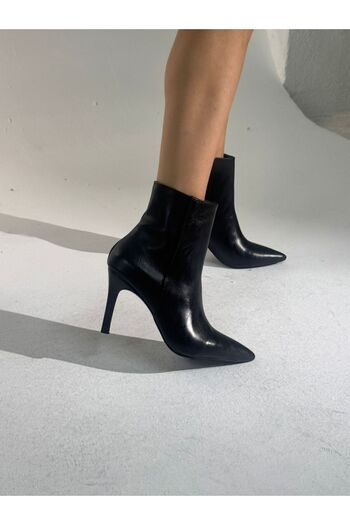 Saltopik Black Leather Short Pointed Heeled Boots
