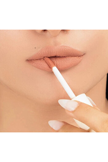 Hearts Hearts Matte Liquid Lipstick Rose Beige 004