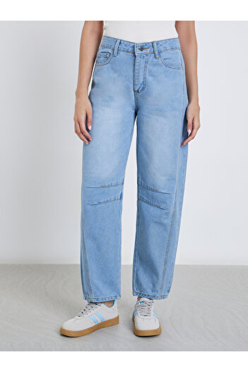 Styli High Rise Relaxed Fit Faded Jeans