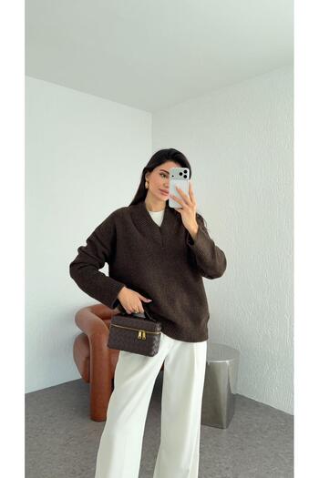 HAZELANNA V-Neck Bitter Brown Wool Effect Sweater