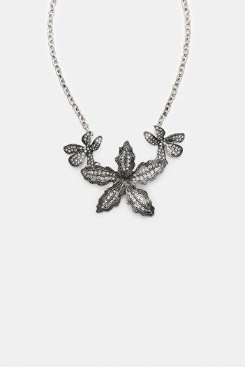 Stradivarius Rhinestone flower necklace