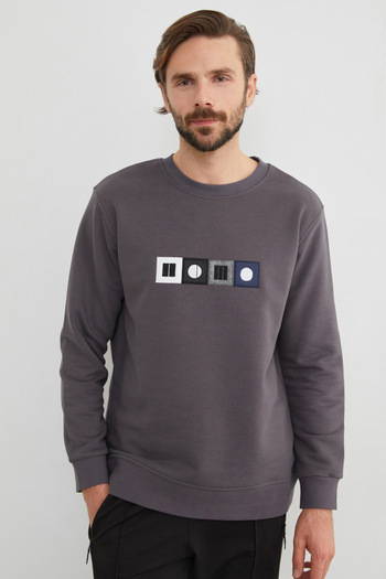 Fulla Moda 3 Thread Embroidered Crew Neck Sweatshirt