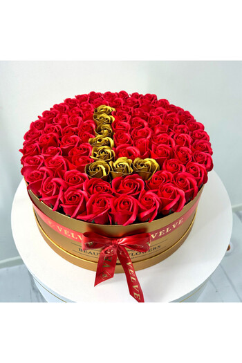 velve Personalized floral arrangement with the letter L, in a round gold box with 75 soap roses, Letter L