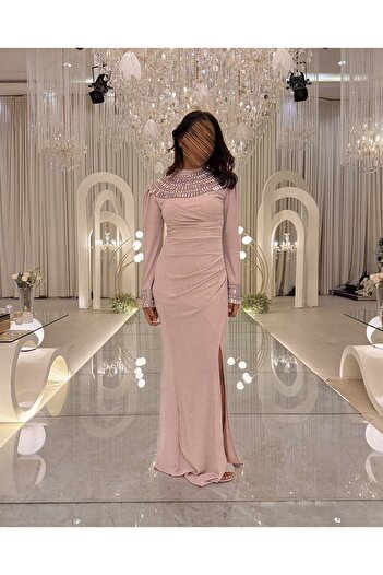 Generic Long evening dress in pastel pink with champagne