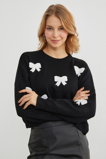 Fulla Moda Ribbon Embroidered Crew Neck Oversize Knit Sweater
