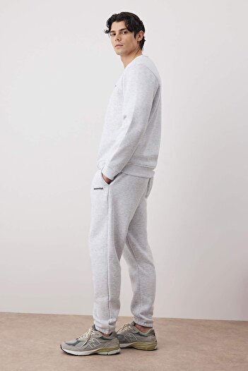 Trendyol Collection Grimelanj Regular Cut Text Printed Warm Sweatshirt Tracksuit Set Tmnaw24Em00004