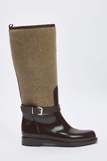 TRENDYOL SHOES Brązowe damskie kalosze na płaskim obcasie TAKAW26CZ00006