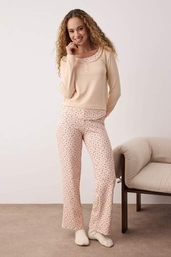 Trendyol Collection Rosa-Mehrfarbiges, mit Blumenmuster bedrucktes, geripptes Strick-Pyjama-Set THMAW26PT00017