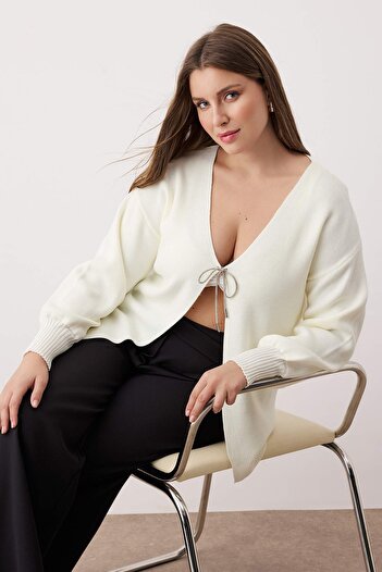 Trendyol Curve Ecru Bow/Ribbon Detailed Knitwear Cardigan Tbbaw26Av00011
