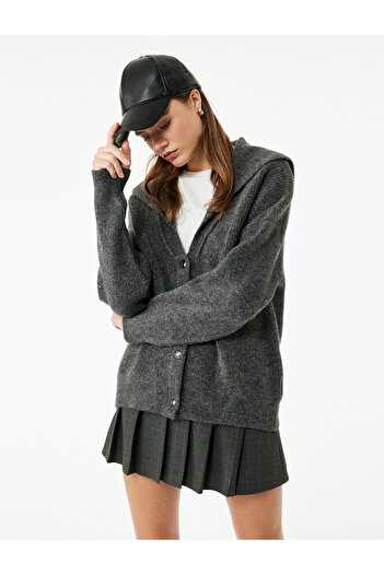 Koton Comfortable Fit Buttoned Long Sleeve Wide V-Neck Knitwear Cardigan