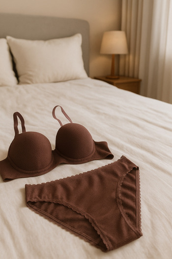 pae Patterned Imported Quality Fabric Filled Supported Bra Panty Set