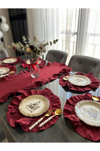 Morlay Set de prezentare pentru tacamuri cu volane 7 piese 6 bucati farfurii americane + 1 bucati Runner cu volane - 40x110 cm