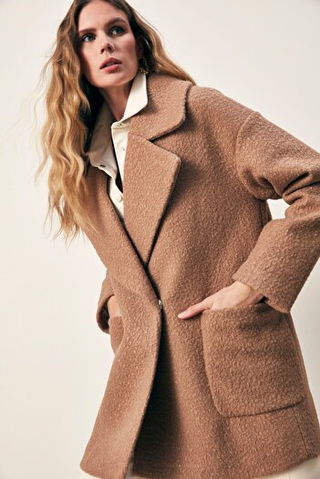 Sateen Παλτό με φαρδιά τσέπες Camel