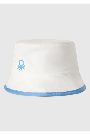 United Colors of Benetton Boy's White Patterned Double-Sided Bucket Hat with Logo Detail on the Front