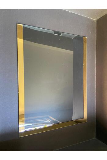 Yönline A4 Vertical Easy Change Door And Wall-Type Mesh Board