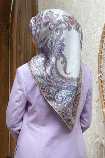 Vissona 100% Twill Silk Paisley Patterned Gray Colored 90X90 Scarf Sewing Shape: Hand Sewing