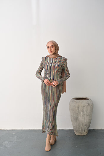LOCCO Women's Silvery Stripe Pattern Skirt Suit Salmon