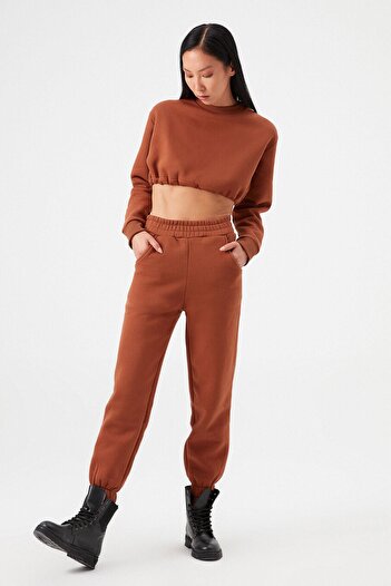 Açelya Okcu Crop Ribbed Waist Gathered Sweatshirt