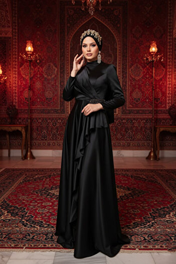 Neva Style Чорна вечірня сукня з воланами 22431s