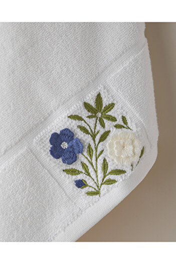 English Home Serene Floral Cotton Embossed Embroidered Face Towel 50X80 cm White