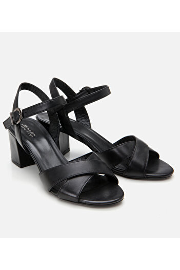 Hotiç Women's Leather Black Belted Thick Heeled Sandals