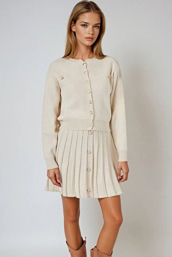 VAGGON Women's Cream Gold Button Detailed Round Neck Knitwear Blouse and Pleated Mini Skirt Set Vs01068