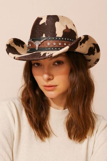ÇAKRA Headed Cowboy Hat with Bull Figure and Leather Strap
