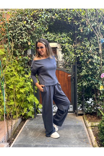Rozella Butik Sports Suit Off-Shoulder Anthracite and Black Color