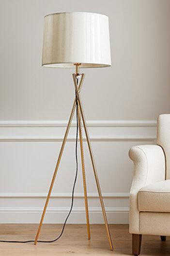 Living Floor Lamp with Durable Three Steel Legs and White Shade – Practical and Comfortable Lighting