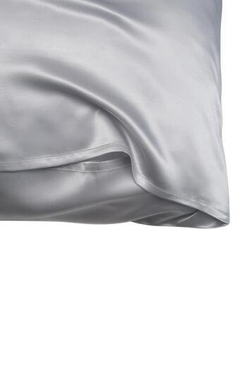 En Privé Mulberry Silk 22 Momme Pillowcase En Privé, 50x70 cm, Silver Gray