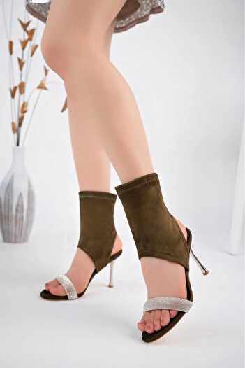 CEKAVE Brit Green Suede Bootie