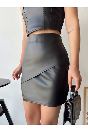 Osso Fashion Flap-closure asymmetrical leather skirt, black, s240106.