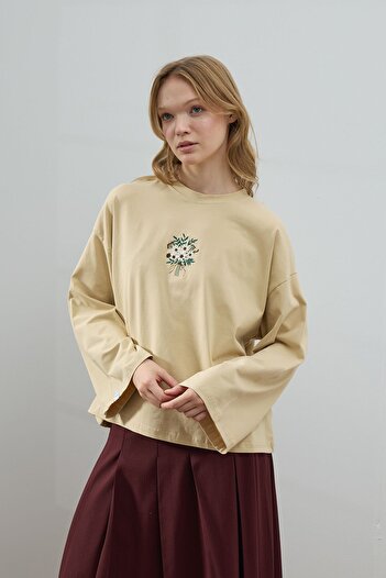 Ceylan Otantik Beige Embroidered Bodysuit