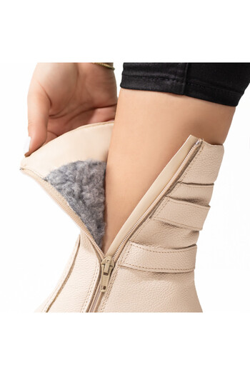 BMoD Beige women's boots with a zipper and a black sole, made of genuine leather MOD09644