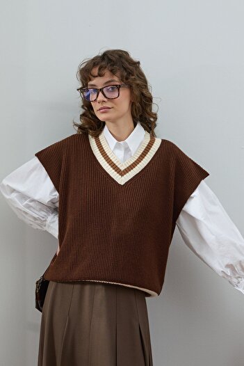 Ceylan Otantik Bitter Brown V-Neck Sweater