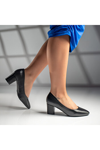 BMoD Black women's shoes with a block heel MOD03690