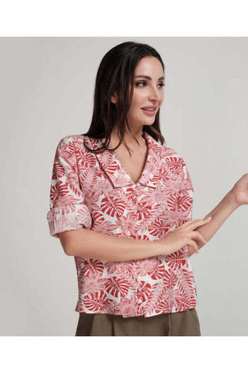 Zigzag Large Collared Vneck Printed Red Top