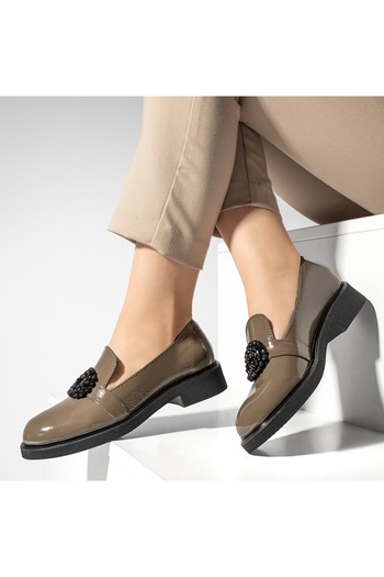 BMoD Dark beige women's casual shoes with a decorative accessory, made of genuine leather MOD09917